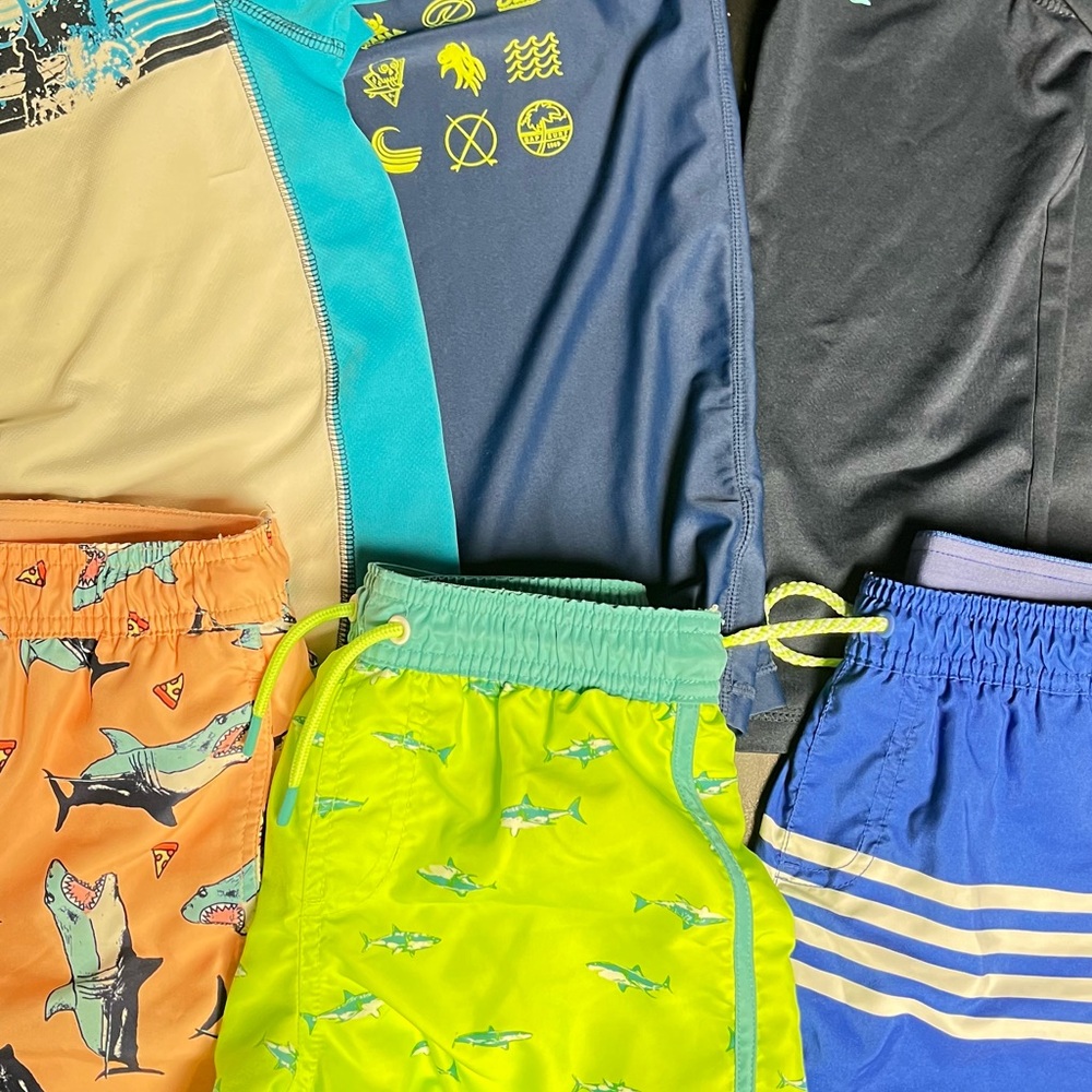 Boys summer clothing bundle - 70 pieces.